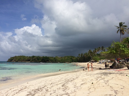 Dominikána - pláž la Playita v Las Galeras