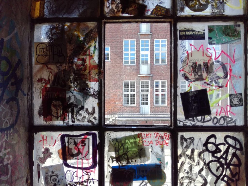 Kodaň za okny bývalých kasáren