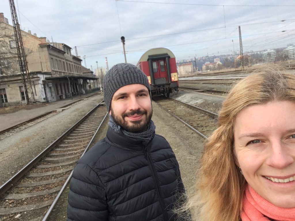 Selfie s lakem z úplně jiného výletu a z jiného nádraží - Praha Bubny